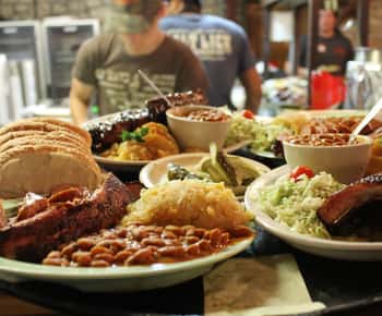 From Austin: Hill Country BBQ & Wine Shuttle
