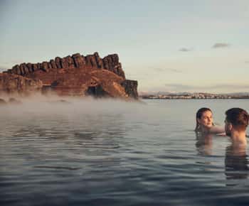 Reykjavik : Excursion d'une journée au Cercle d'Or, à Fridheimar et au Sky Lagoon