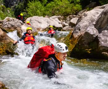 De Split/Šestanovac: Faz canyoning no rio Cetina
