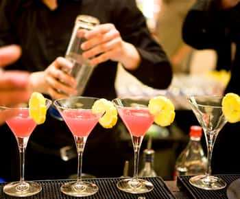 San Juan: Craft Cocktail Walking Tour with 3 Cocktails
