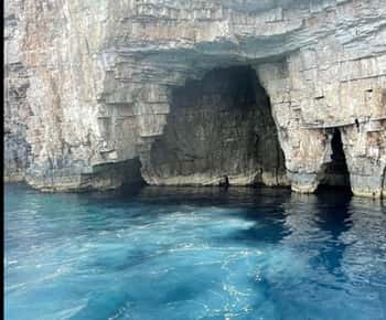 Au départ de Hvar : Grotte bleue, grotte verte et tour en Speedboat des 5 îles