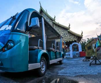 Atracțiile orașului noaptea cu tramvaiul EV