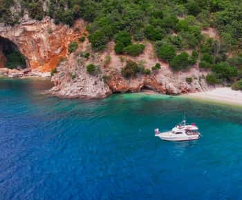 Opatija/Lovran: Boat Trip to Secluded Beaches on Island Cres