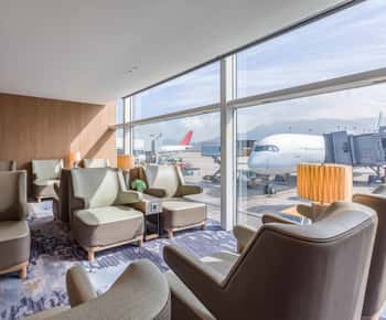 HKG Aeroporto Internacional de Hong Kong: Entrada no Premium Lounge