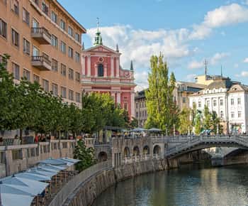 From Zagreb: Ljubljana and Lake Bled Day Trip by Minivan