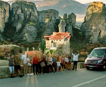 Athens: Meteora Monasteries Day Trip with Caves and Lunch