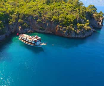 Marmaris: Boat Trip with Unlimited Drinks and BBQ Lunch