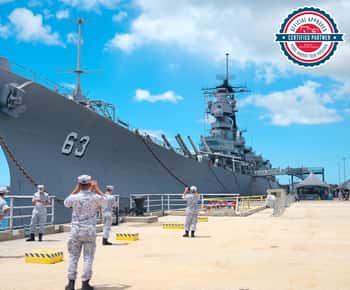 Oahu: Arizona -muistomerkin kanssa