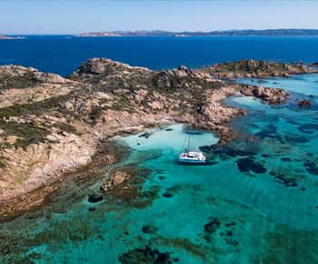 Von Palau aus: La Maddalena Archipelago Katamaran Tour mit Mittagessen