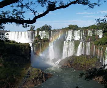 Buenos Aires: Cascate di Iguazú con giro in barca e volo opzionale
