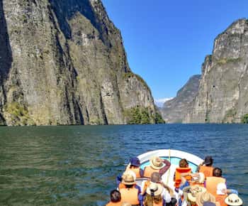 From San Cristobal: Sumidero Canyon & Chiapa de Corzo Tour