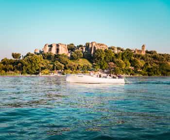 Desenzano del Garda: Gita in barca al tramonto con drink