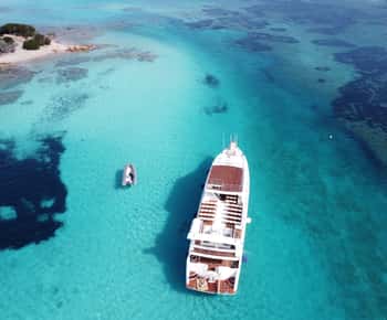 Palau: Komfortable Bootstour durch den Archipel von La Maddalena mit Zwischenstopps