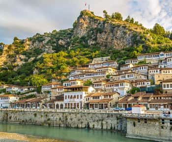 Från Tirana: Berat UNESCO-världsarv & Belshi-sjön