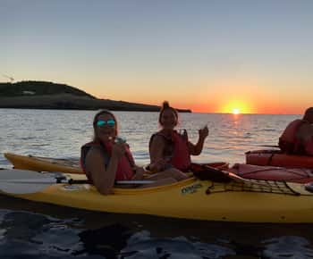 Ibiza: Seekajakfahren bei Sonnenuntergang und Meereshöhlen-Tour