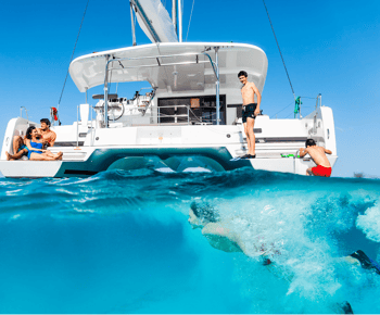 Mykonos: Catamaran Cruise with Lunch, Drinks and Transfer