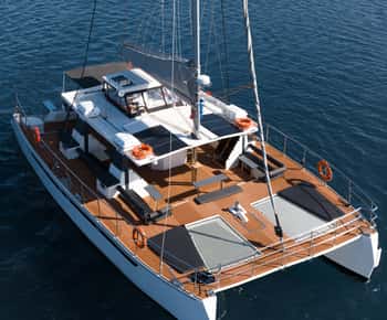 Santorini: Cruzeiro de catamarã pela caldeira com refeição e bebidas