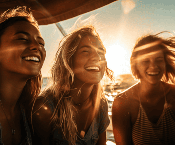 Lisboa: Passeio de barco ao pôr do sol com DJ e bar aberto