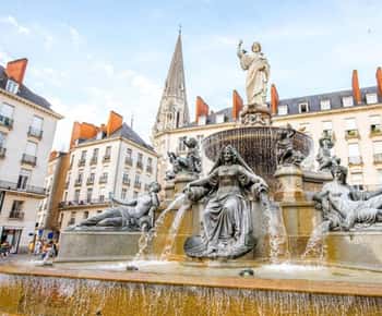 Nantes: Private custom tour with a local guide