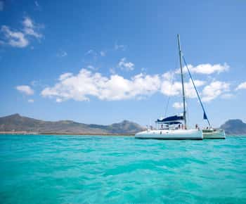 Grand Baie: Catamaran 3 Islands Cruise & Lunch on the Island
