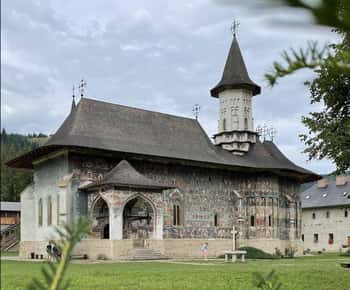 Tagestour zu den UNESCO-gemalten Klöstern von Iasi aus