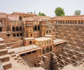 Transfer Agra To Jaipur Via Fatehpur Sikri & Stepwell