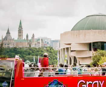 Ottawa: Hop-on-hop-off-tour met gids door de stad Pass