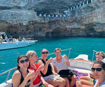 Polignano a Mare: Schnellbootfahrt zu den Höhlen mit Aperitif