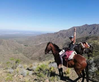 Mendoza : Randonnée à cheval dans les montagnes au coucher du soleil et barbecue