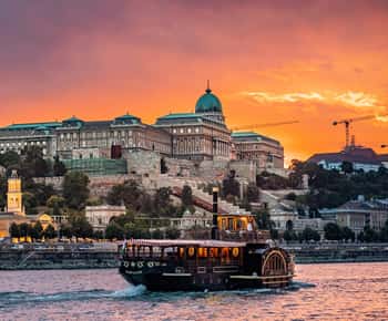 Budapeszt: historyczny rejs z drinkiem powitalnym