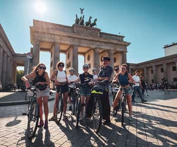 Berlin: Guided Bike Tour to Explore the Highlights