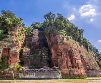 Chengdu: Leshan Giant Buddha & Huanglongxi Ancient Town Tour