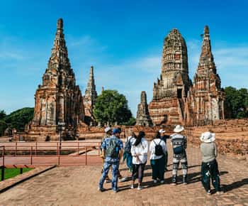 Bangkokista: Ayutthayan temppelit Opastettu kiertoajelu lounaalla.