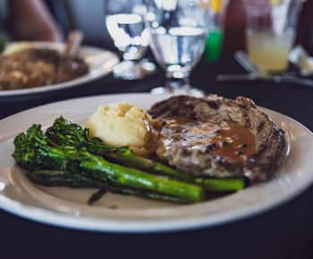 Lake Tahoe: Sunset Dinner Cruise