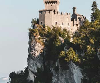 San Marino in kleiner Gruppe: Geführte Tour mit Pass für 7 Museen und Türme
