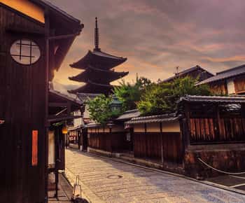 Kyoto: Gion Geisha District & Hidden Gems Walking Tour