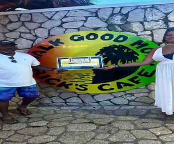 Negril: Private 7 Miles Beach & Rick’s Cafe Tour