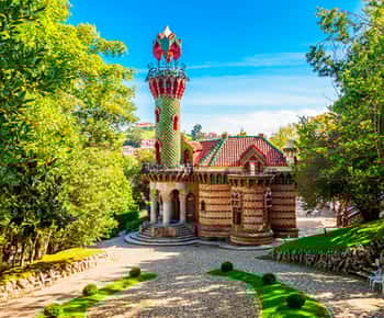 Capricho Gaudí se vstupem, Santillana del Mar a sekvojový les