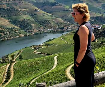 DOURO VALLEY: Premium Wine Tour, Winery Lunch & Private Boat