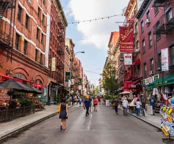 NYC: Mafia Experience and Local Food with NYPD Guide