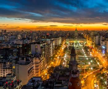 Buenos Aires: Palacio Barolo éjszakai túra borral