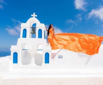Santorini: Uçan Elbise Kiralama