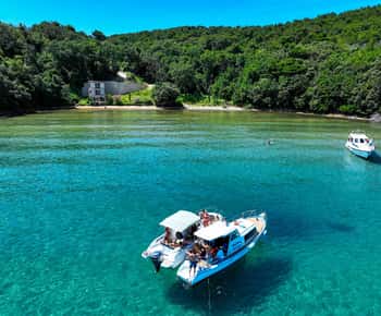 Zadar: Halvdags båttur med snorkling og drikke
