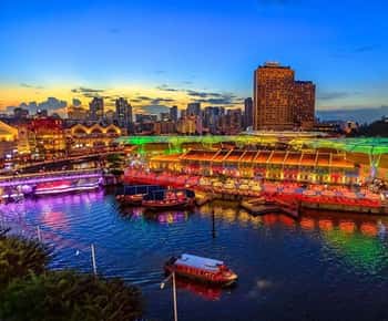 Singapore: Nighttime City Sightseeing Tour with River Cruise