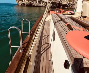 Cagliari: Kreuzfahrt zur Teufels sattel mit Schnorcheln und Aperitif