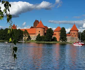 From Kaunas: Rumsiskes open air museum and Trakai castle