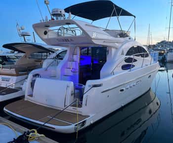 Marbella: Puerto Banús 2-hour luxury yacht tour