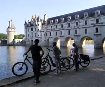 Chenonceau: guided ebike ride and wine & cheese picnic lunch