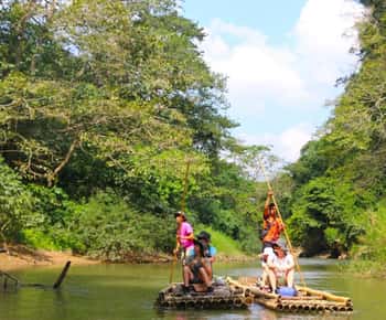 Khao Lak: Bambusrafting i Khao Sok nasjonalpark i tidlig alder
