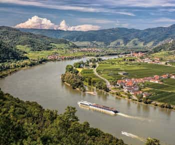 Bratislava/Vienna: Hallstatt, Salzburg & Melk Abbey Day Trip